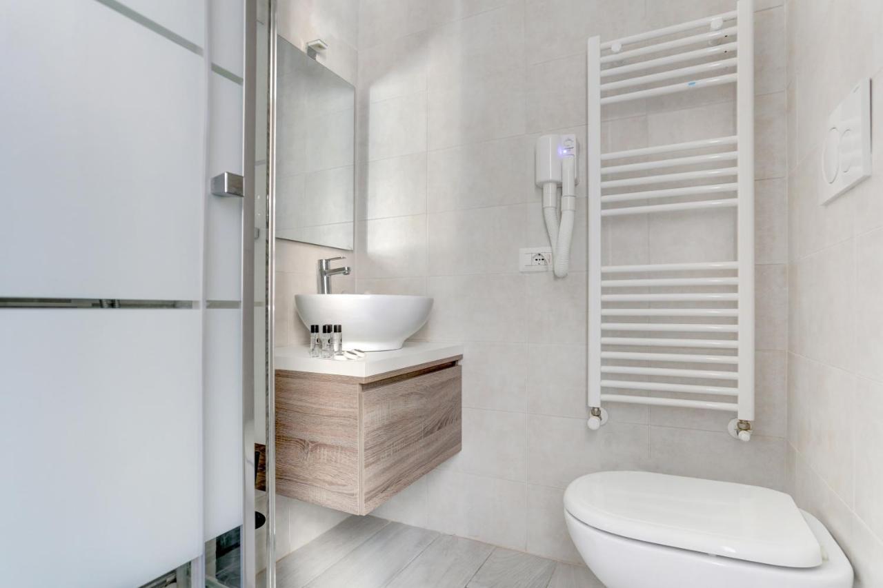 Voyager House Termini - And Pensión 2*